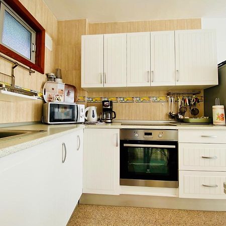 Orange And White Apartment In Yumbo San Bartolomé Eksteriør billede