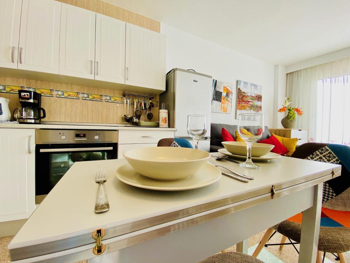 Orange And White Apartment In Yumbo San Bartolomé Eksteriør billede